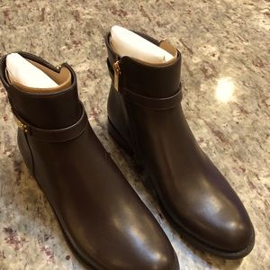 New Michael Kors Size 9 Flat Leather Booties